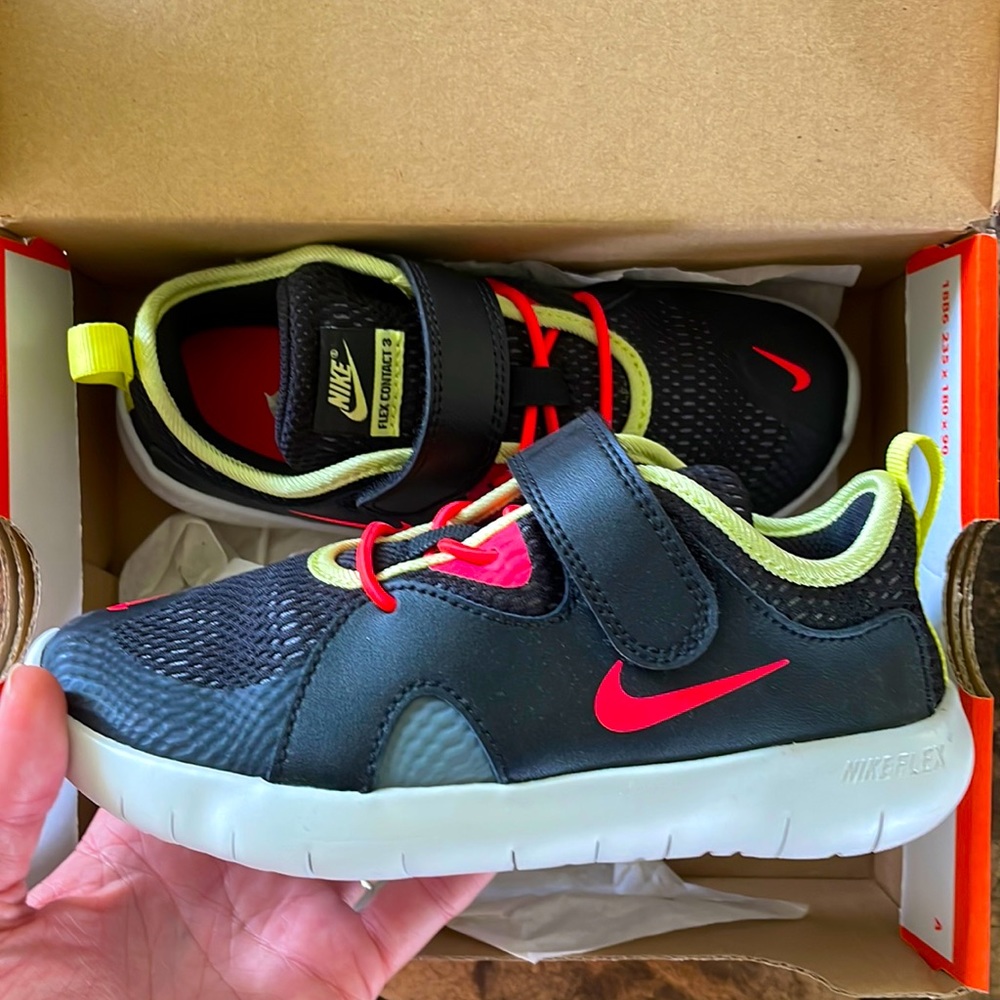 Nike Flex Contact 3 kids size 13c